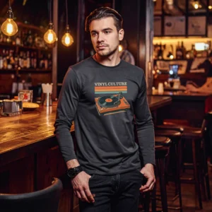 Grafit siva longsleeve majica sa motivom Technics gramofona i natpisom Vinyl Culture